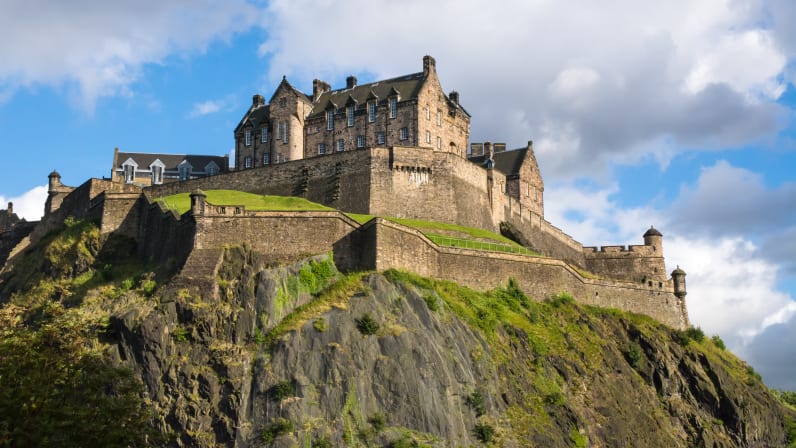 The Royal Mile… A Journey Between Past and Present