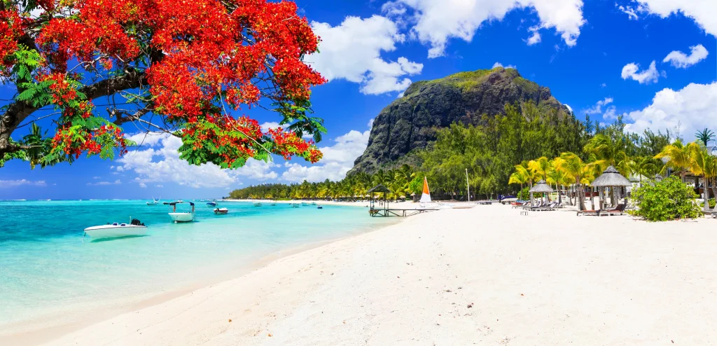 Le Morne Beach – Adventure Meets Beauty