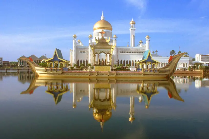 Best Tourist Attractions in Brunei: From Golden Mosques to Nature