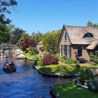 • Giethoorn
