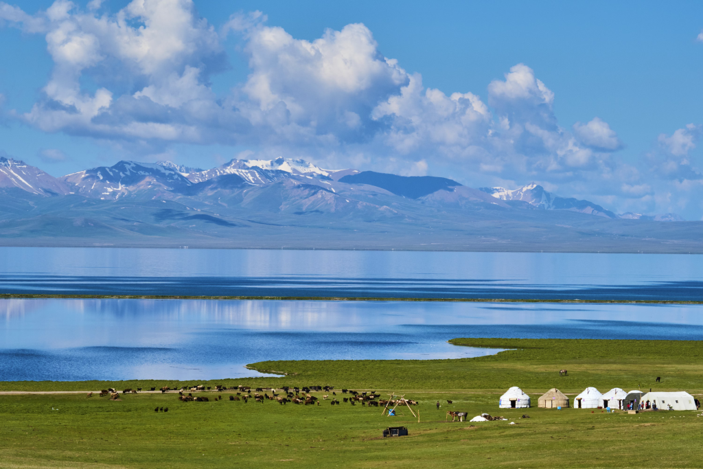  Lakes and Plains