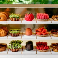 • Local cafés and bakeries with a strong neighborhood feel