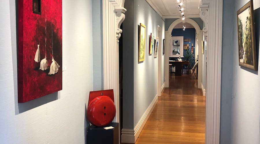 galleries featuring local artists