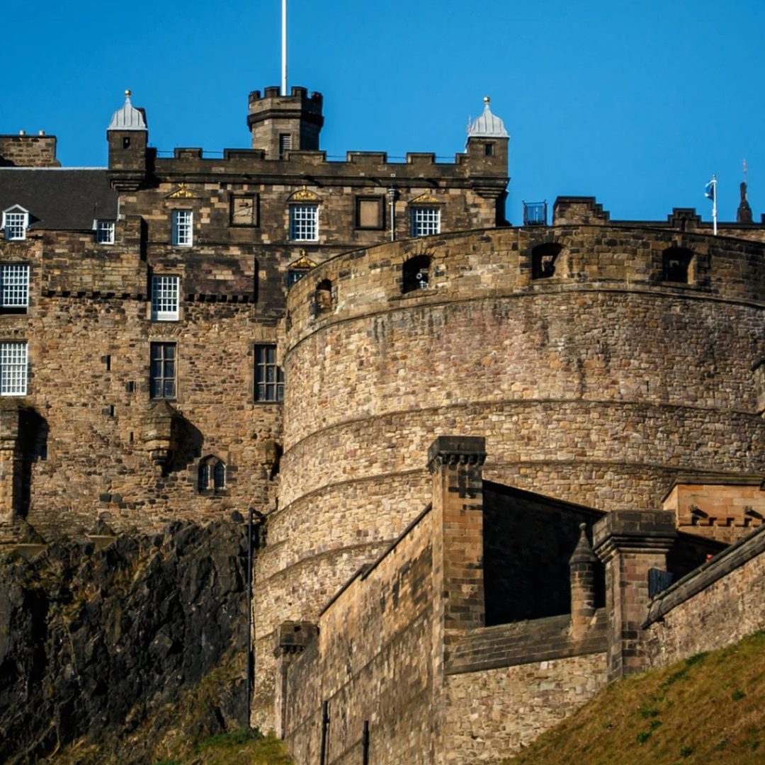 Edinburgh City: Exploring Medieval Old Town and Royal Castles