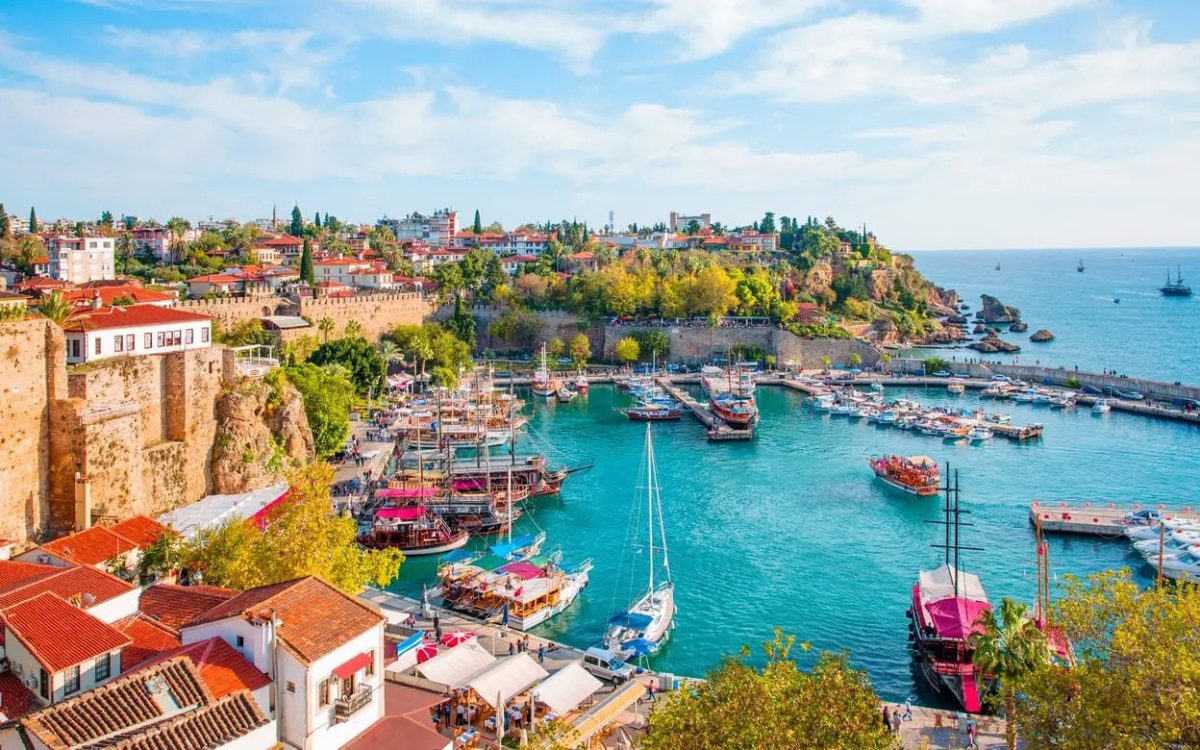 Turkey: A Bridge of Civilizations and a Land of Diverse Beauty