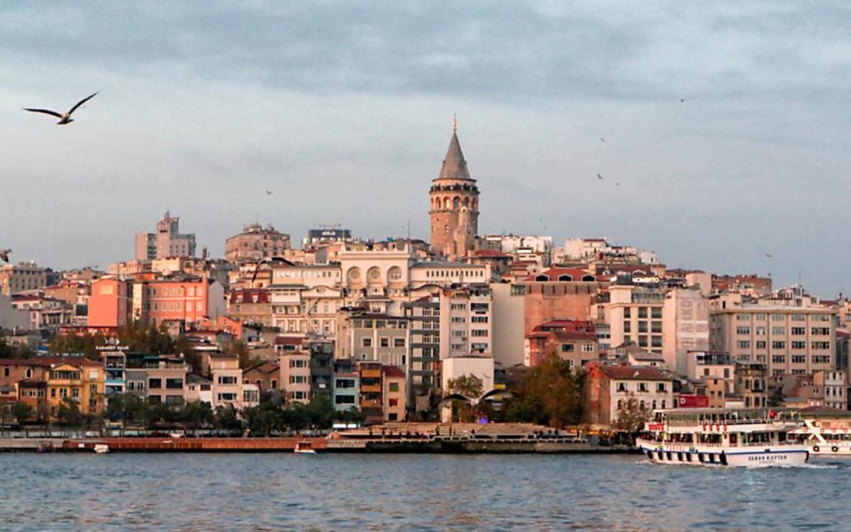 Explore Istanbul: From Bosphorus Cruises to Turkish Cuisine