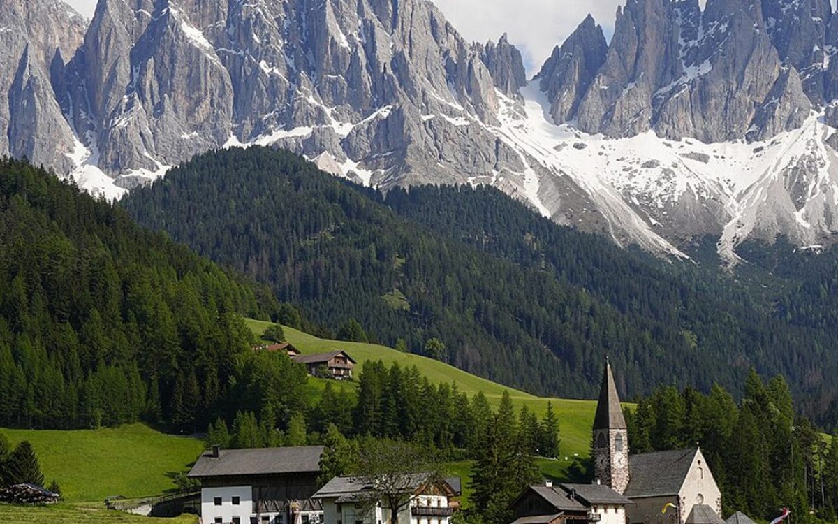 The Dolomites, Italy: Guide to the Most Stunning Mountain Views