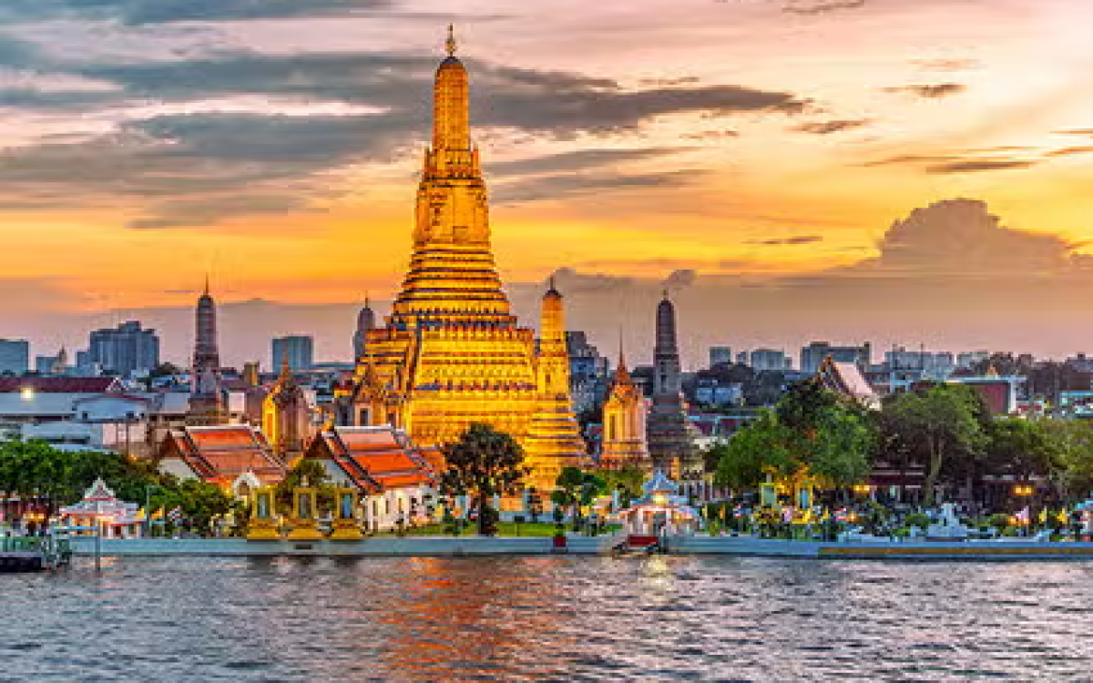 Bangkok : Where Timeless Culture Meets Modern Energy